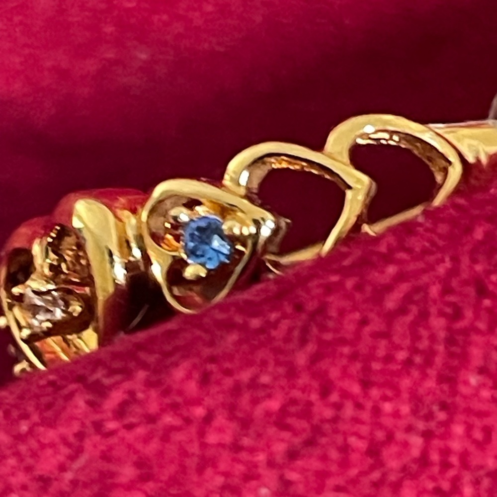 Gold Tone seventh Heart CZ Ring Purple Blue Clear Stone Size 6.75 - Picture 13 of 16